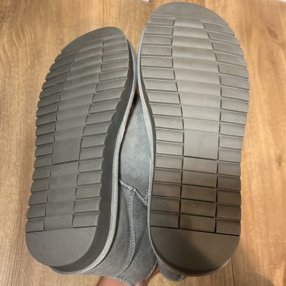 NWOT Cushionaire Hipster Cozy Ankle Boot Memory Foam Gray Size 8 - Picture 6 of 8